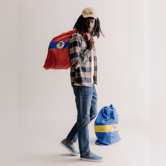 NWT Taylor Stitch The Democratic Jean
in Mid Wash Organic Selvedge - Picture 2 of 15